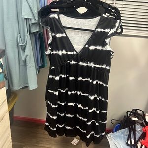 Black/white boutique dress